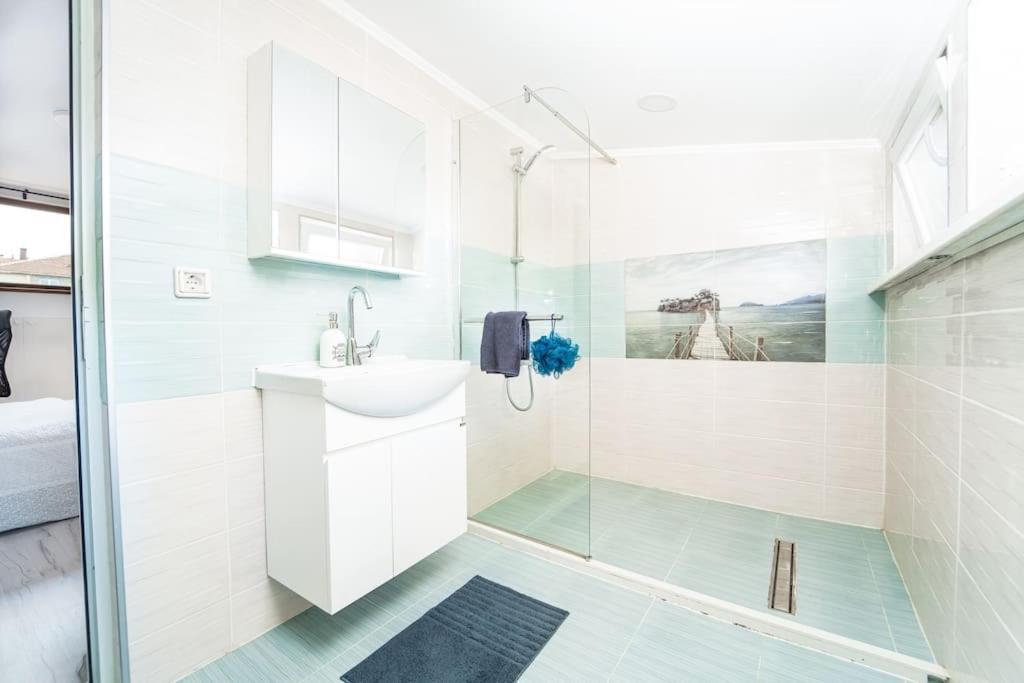 Central Apartment 2Bd Next To Vitosha Bul. Szófia Kültér fotó