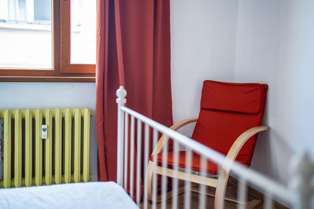 Central Apartment 2Bd Next To Vitosha Bul. Szófia Kültér fotó