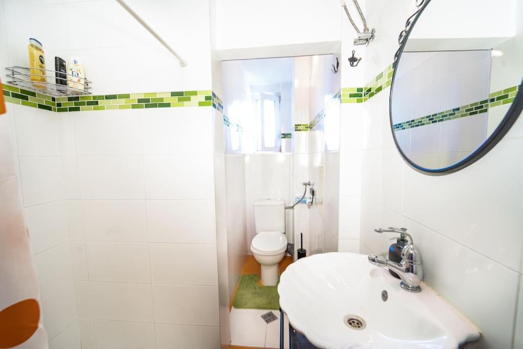 Central Apartment 2Bd Next To Vitosha Bul. Szófia Kültér fotó