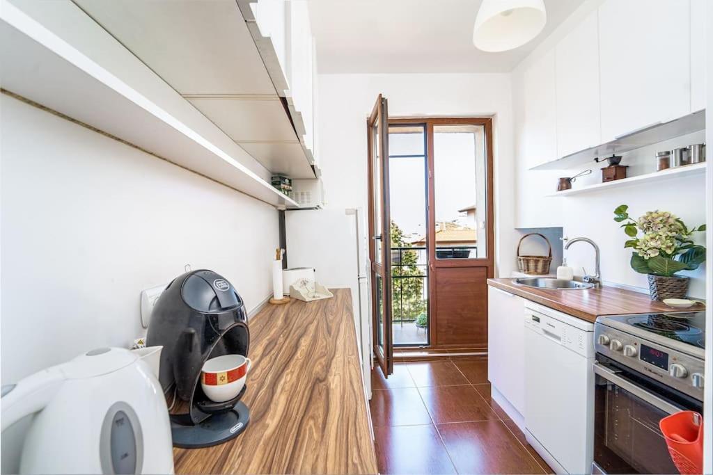 Central Apartment 2Bd Next To Vitosha Bul. Szófia Kültér fotó