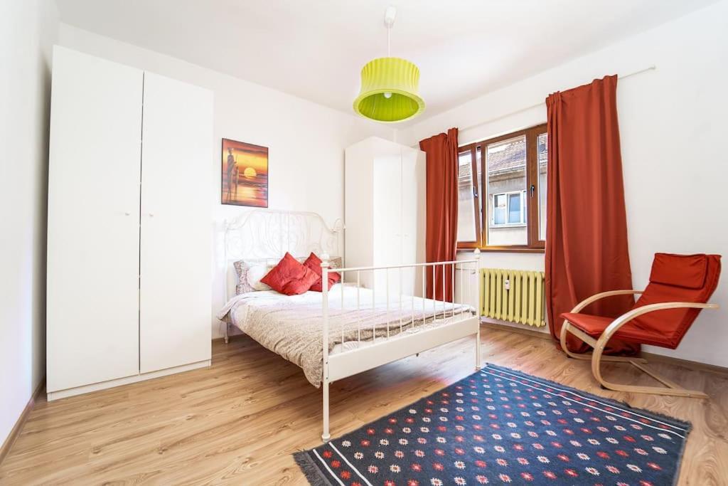 Central Apartment 2Bd Next To Vitosha Bul. Szófia Kültér fotó