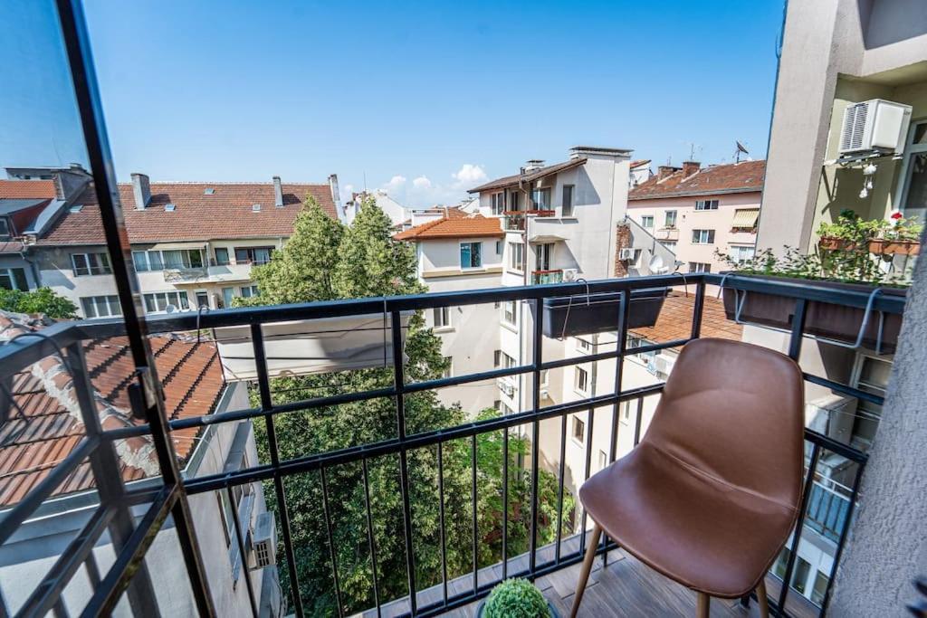 Central Apartment 2Bd Next To Vitosha Bul. Szófia Kültér fotó