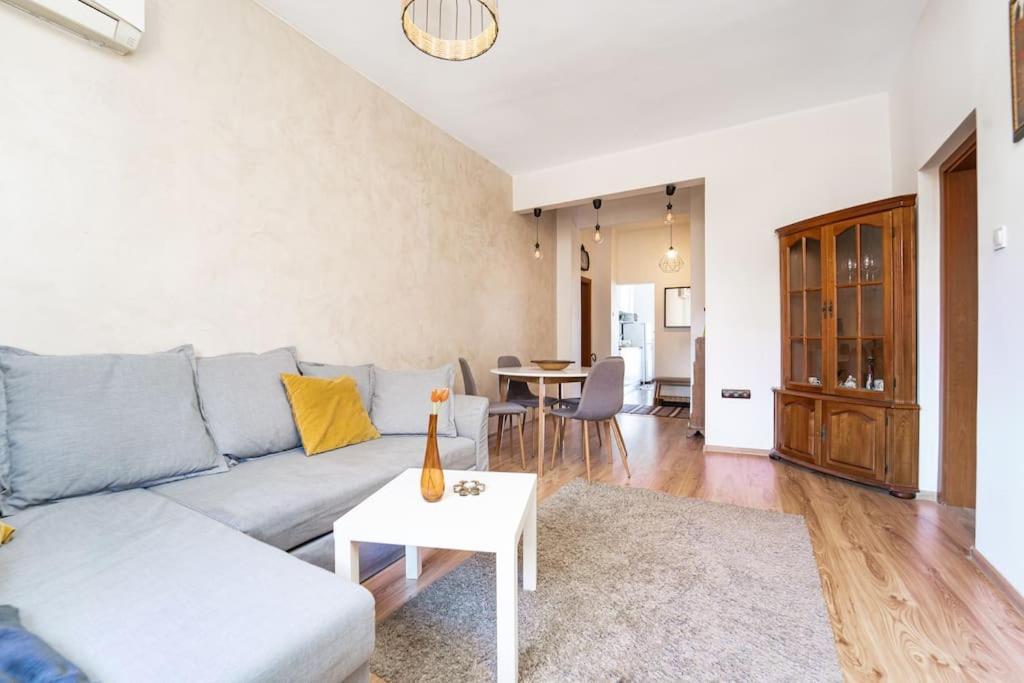 Central Apartment 2Bd Next To Vitosha Bul. Szófia Kültér fotó